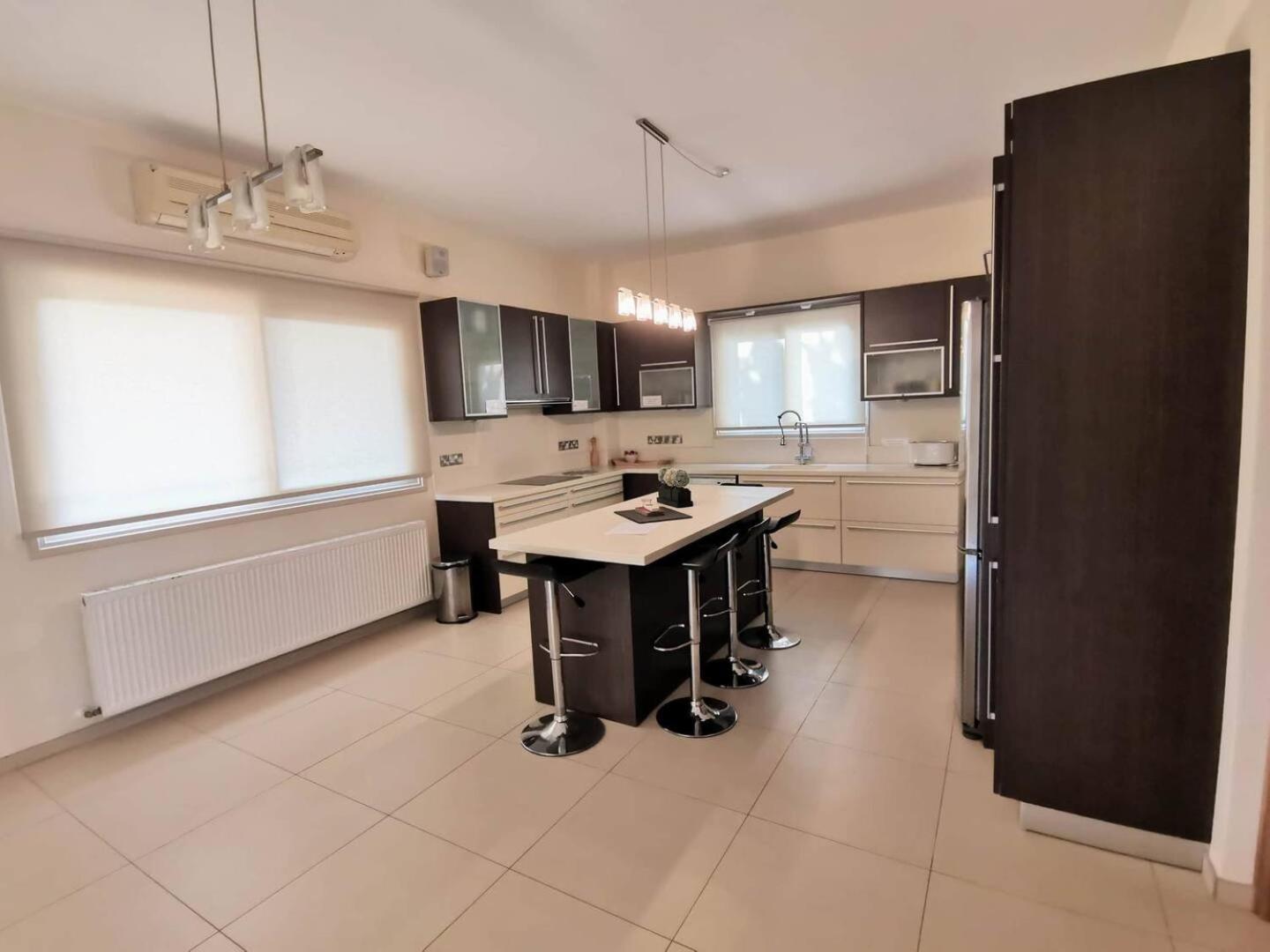 Orchard Blossom Private Villa With Pool Phrenaros Ngoại thất bức ảnh