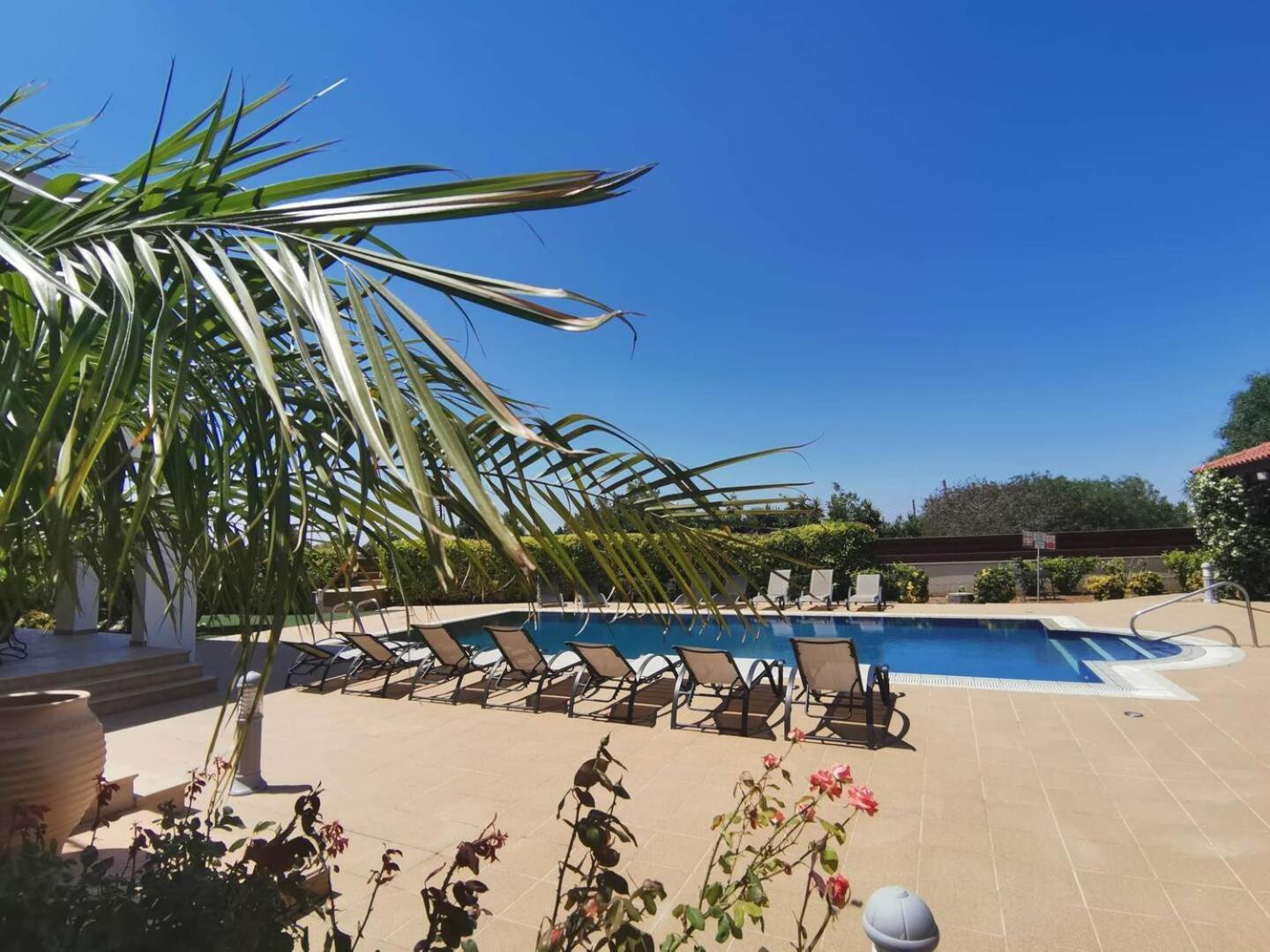 Orchard Blossom Private Villa With Pool Phrenaros Ngoại thất bức ảnh