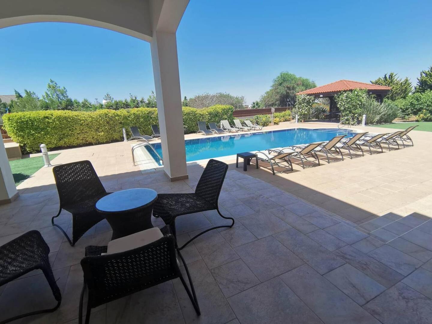 Orchard Blossom Private Villa With Pool Phrenaros Ngoại thất bức ảnh
