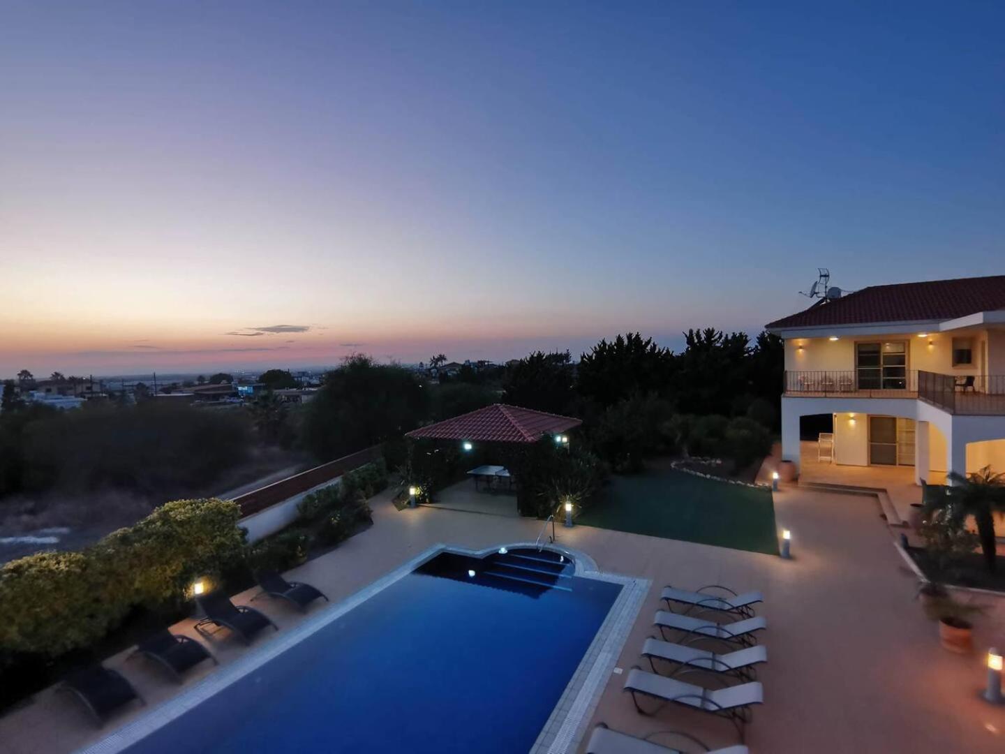 Orchard Blossom Private Villa With Pool Phrenaros Ngoại thất bức ảnh