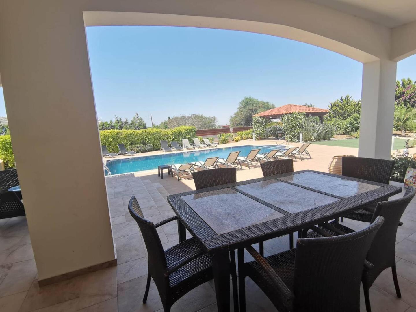 Orchard Blossom Private Villa With Pool Phrenaros Ngoại thất bức ảnh