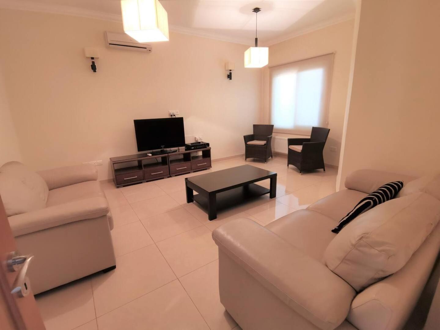 Orchard Blossom Private Villa With Pool Phrenaros Ngoại thất bức ảnh